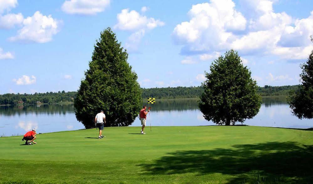 Highlands Four Season Resort Calabogie ภายนอก รูปภาพ