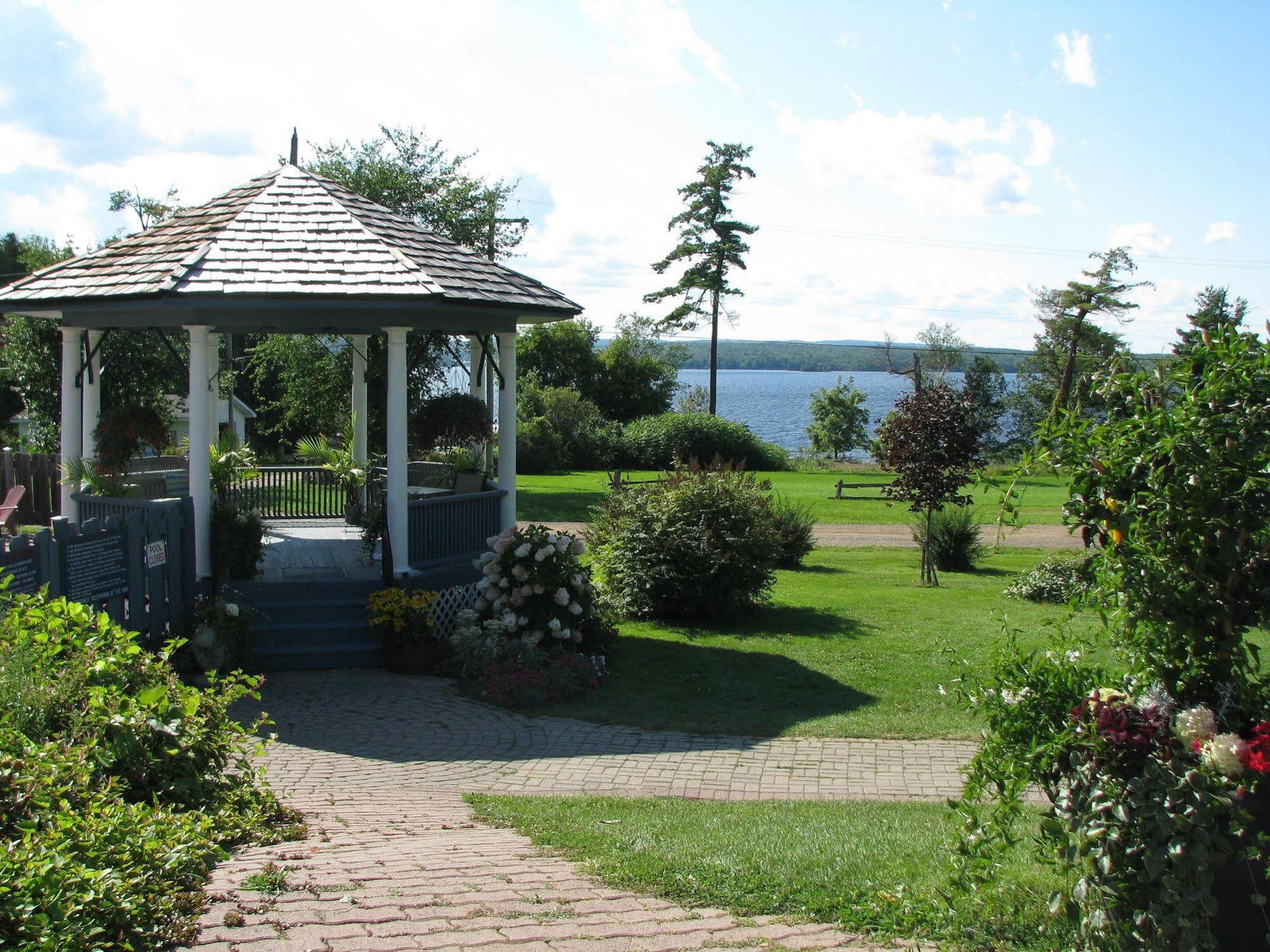 Highlands Four Season Resort Calabogie ภายนอก รูปภาพ