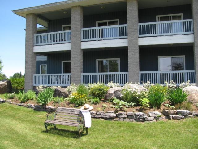 Highlands Four Season Resort Calabogie ภายนอก รูปภาพ